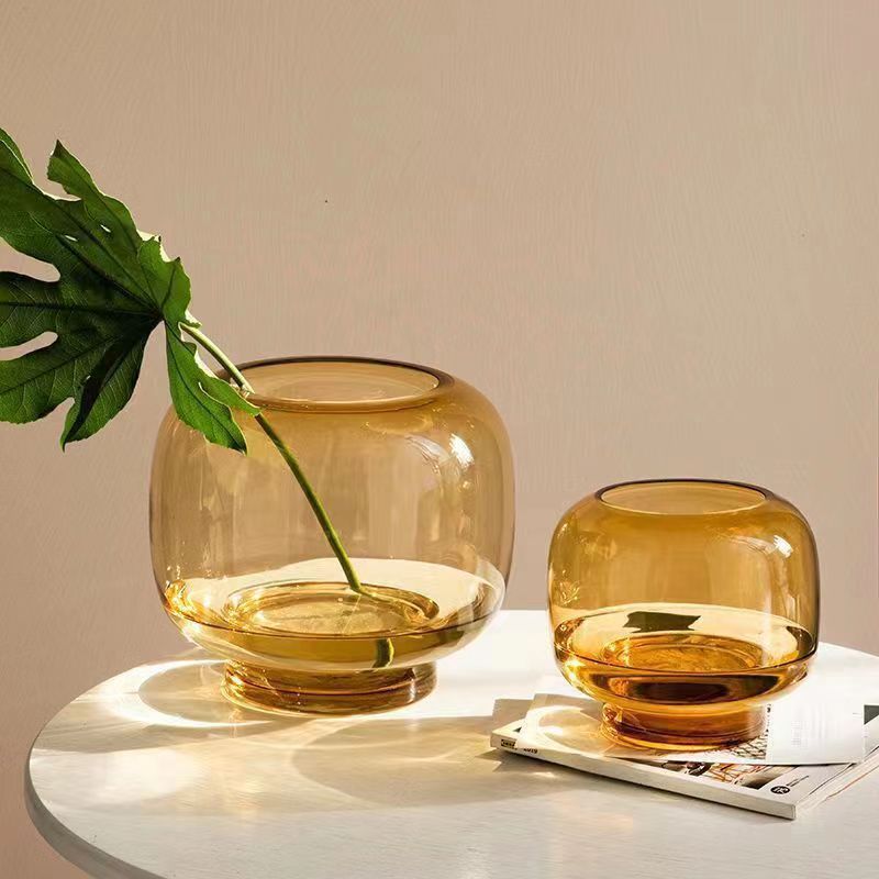 vase ຮອບໃນ Instagram ທີ່ມີຄ່າຄວນທີ່ມີທ້ອງໃຫຍ່